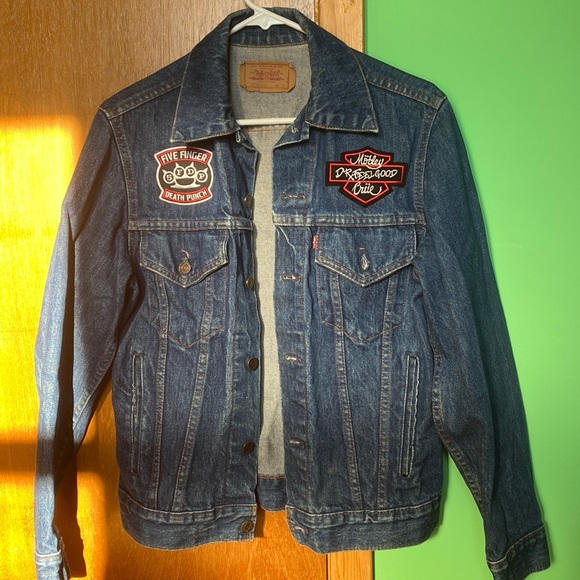 Levi Strauss and Co Vintage Jean Jacket w/ removable iron on patches - Picture 1 of 3